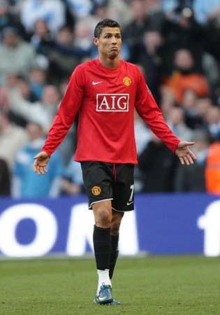 满是惊喜！拉菲尼亚生日当天，妻子给他送了一辆房车（生日惊喜连连：拉菲尼亚获妻子赠送房车）