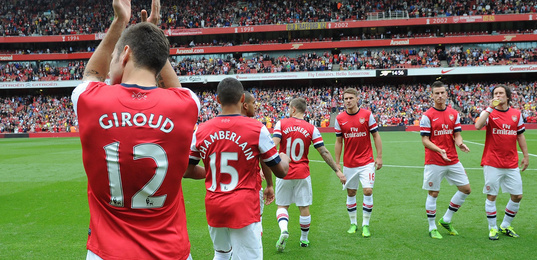 广东男篮主场负于山西，失误频繁，磨合不足，首战失利，需加强调整。