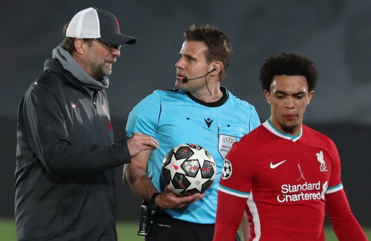 蒂尔潘生涯执法欧冠共判31粒点球，成为欧冠判点最多的主裁