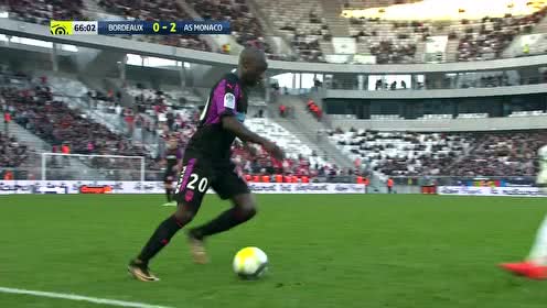 麦凯恩：詹姆斯8分是在多伦多打的，所以他的纪录在美国仍有效（麦凯恩称詹姆斯的8分是在多伦多取得，因此其在美国的纪录仍然有效）