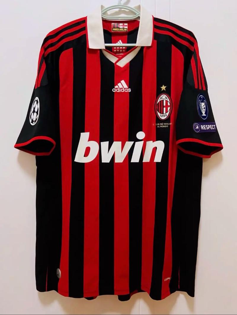 尹鸿博：明天是我生涯最后一场中超，因伤不得不做出退役选择