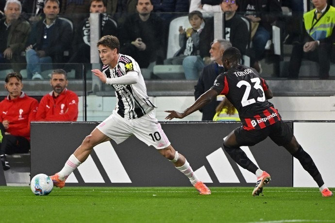 科尔：追梦和我说他可以打替补，但我现在根本没考虑过这件事（科尔：追梦表示可接受替补角色，但我目前并未考虑此事）