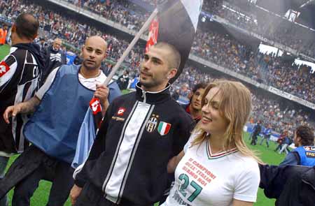 韩联社：以怀孕敲诈勒索孙兴慜的女子被判处四年监禁