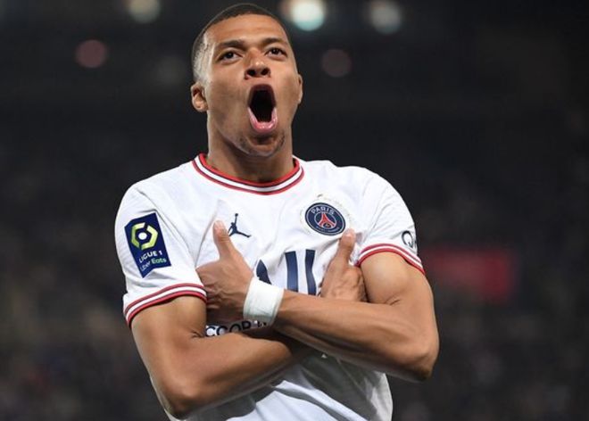 埃迪-豪：曼联整体表现有很大的提升；我们在努力改进防守（埃迪-豪：曼联整体进步显著，我们正致力于加强防守）