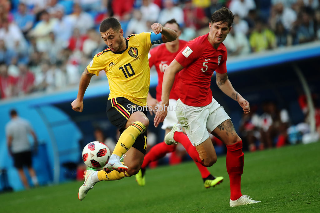 德罗赞23分扛起进攻大旗＆威少状态一般，国王落后17分（德罗赞23分领衔进攻，威少表现平平，国王落后17分）