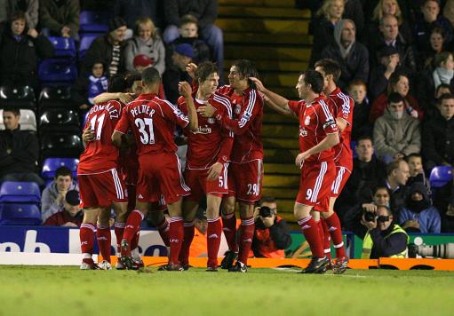 记者：穆斯卡特并不是被“气”走了，他是抽空去上了个厕所