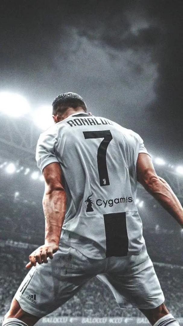 足球法甲豪门官宣续约核心前锋，合同长达五年（法甲豪门宣布与主力前锋完成续约，合同期五年）