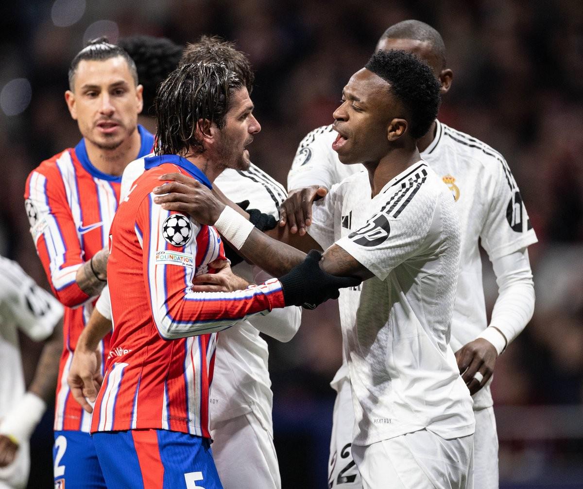 足球世界杯两队提前晋级，最后一轮无悬念（世界杯两队已提前晋级，收官战失去悬念）