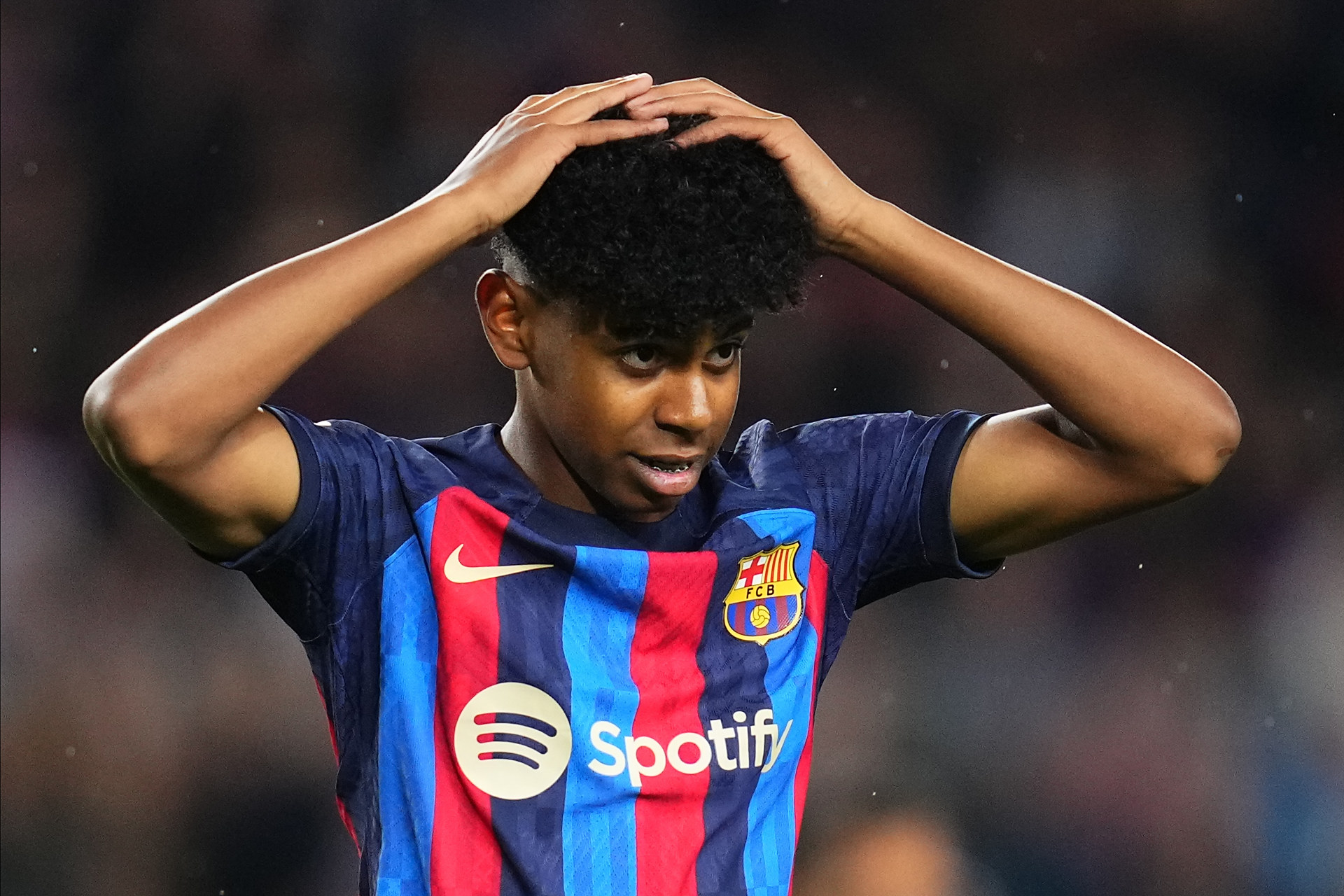 特里：帕尔默是世界上最好的10号位，他是防守球员的噩梦（特里称帕尔默为当今最佳10号，后卫的噩梦）