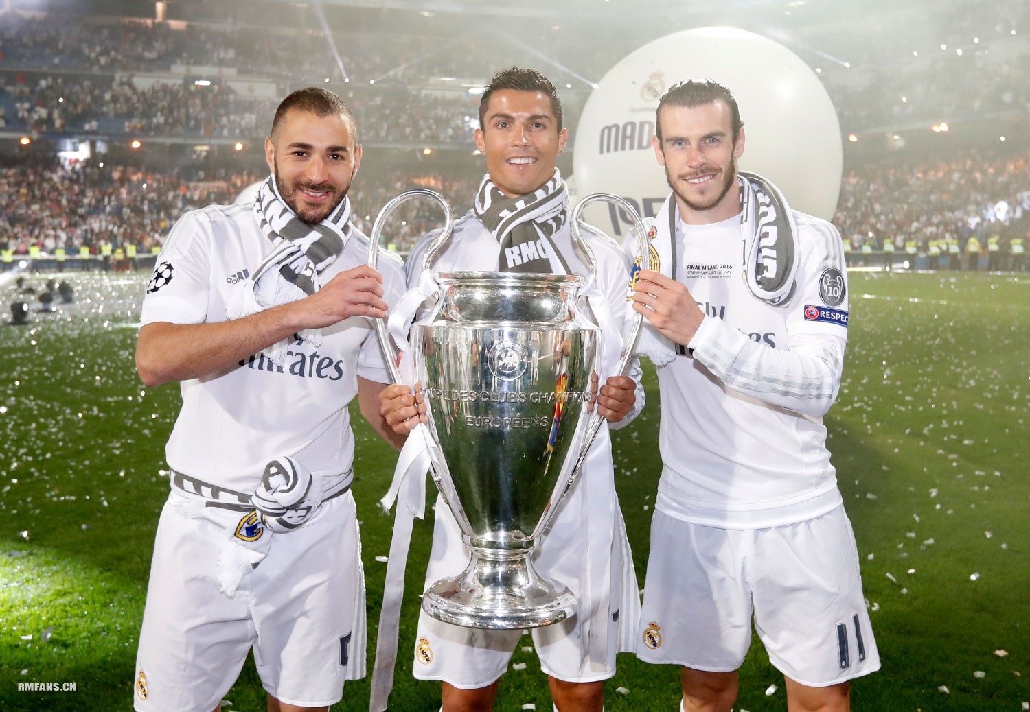 记者：尤文正努力与巴黎就穆阿尼达成协议，热刺也在争夺他